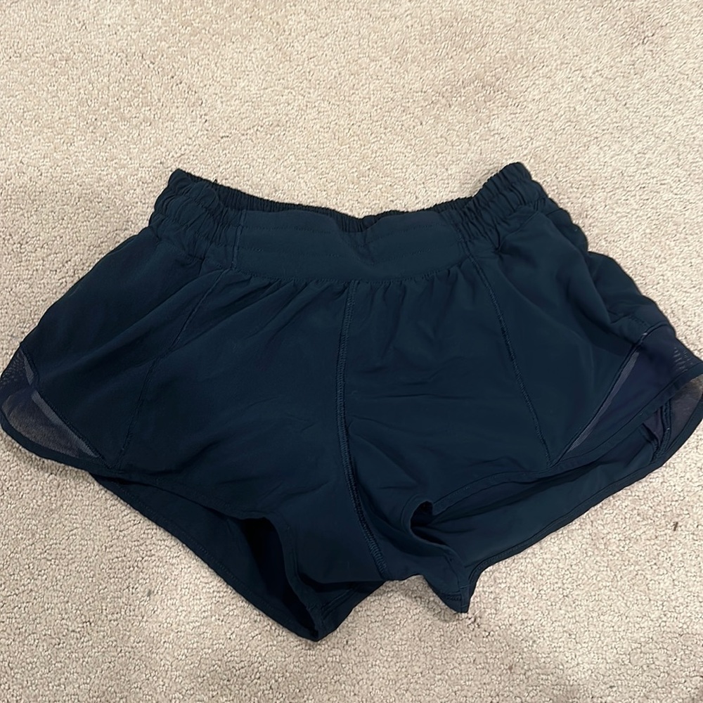 Lululemon Hotty Hot low rise shorts 2.5 inch length. Size 4